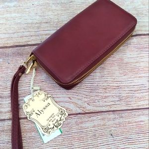 Alyssa vegan maroon pebbled clutch billfold purse NWT